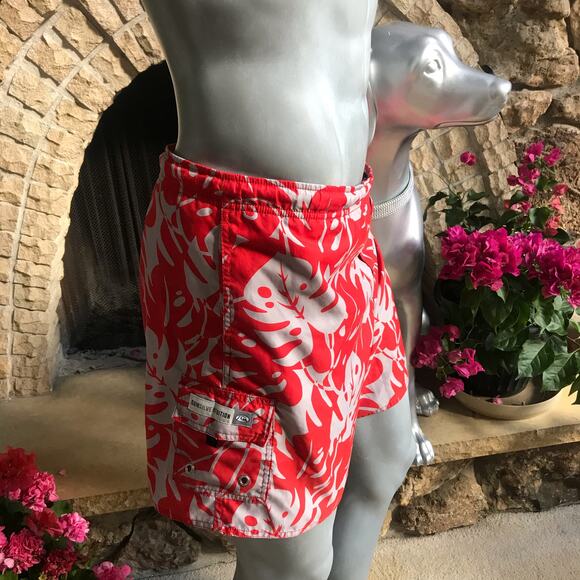 Quiksilver Red Leaf Print Cargo Swim Trunks Men's Size Large - Picture 3 of 9